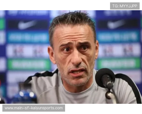 年轻翼锋夜间加练射门角度,教练写下赞赏短信 年轻翼锋夜间加练射门角度,教练写下赞赏短信