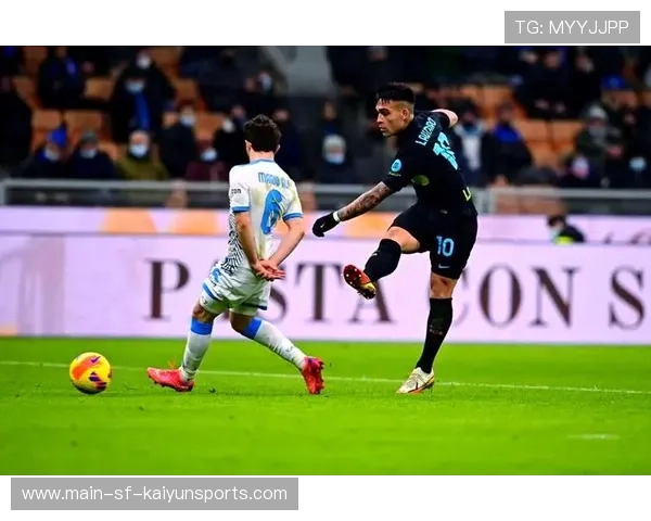 劳塔罗禁区前沿摆脱抽射近角,国际米兰1比0绝杀克雷莫内塞 劳塔罗禁区前沿摆脱抽射近角,国际米兰1比0绝杀克雷莫内塞